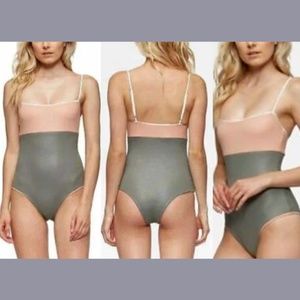 NWT Tavik [ Large ]‎ Scarlett Colorblock One Piece Swimsuit Cove Grey Desert
